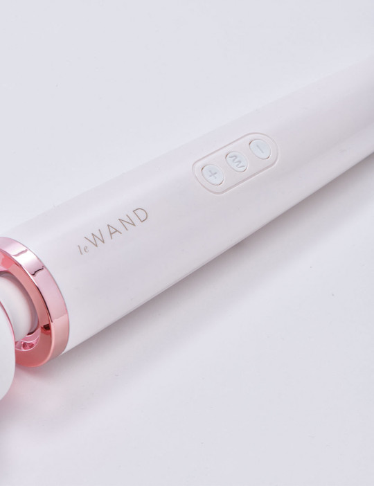 Le Wand Original Vibrator Pearl white