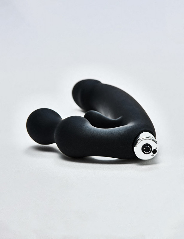 Vibrating Strapless silicone strap on Dildo Strap U Tri-revolver detail