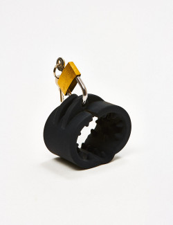 Black Cruncher Ball Stretcher From Brutus packaging